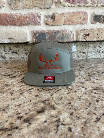 Rack-N-Tails Green/Rust 7 Panel